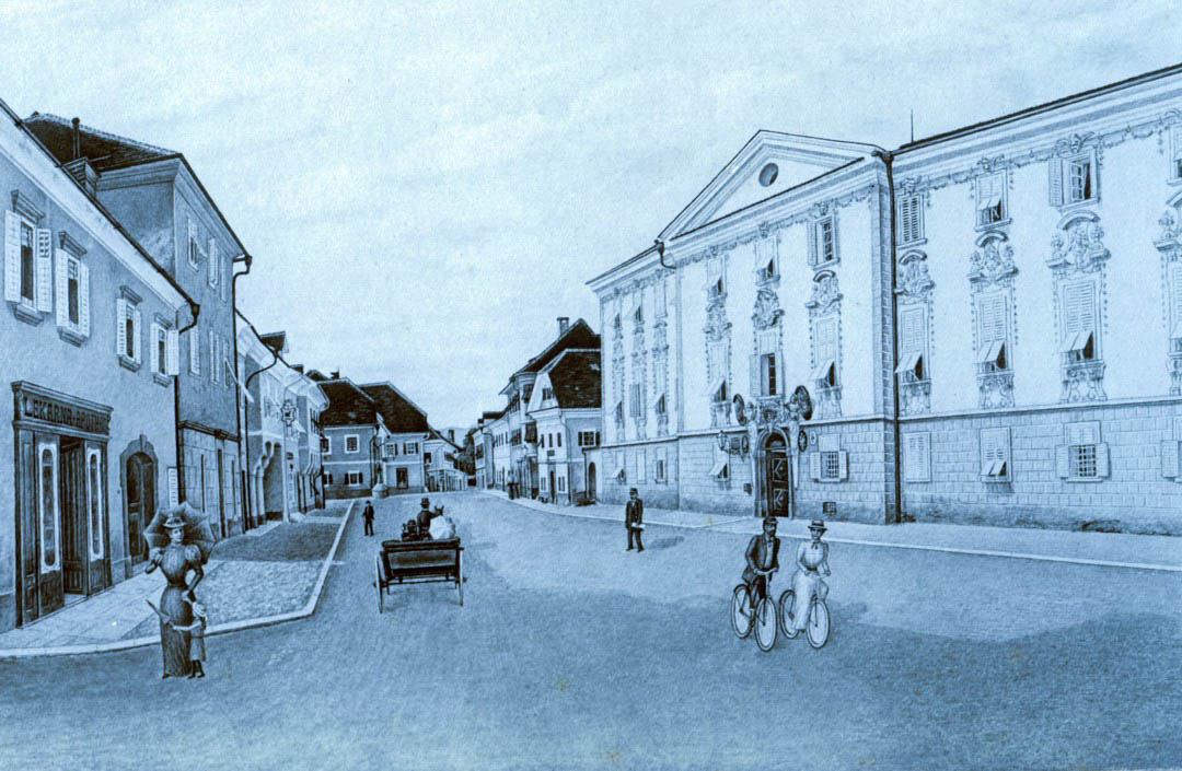 e1) Kočija in kolesarja na trgu, 1899 (DAR - Rojec, retuša)