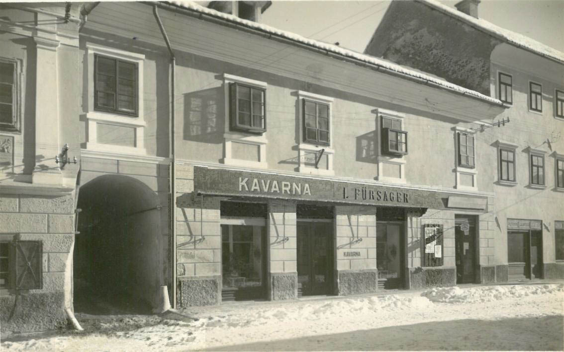 Kavarna L. Fürsager, med vojnama