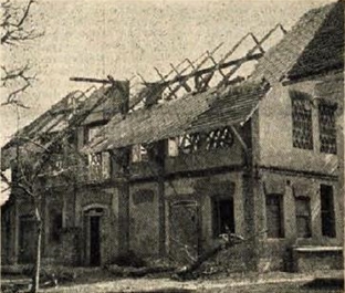 Pogorel hlev ob gostilni Kosmač