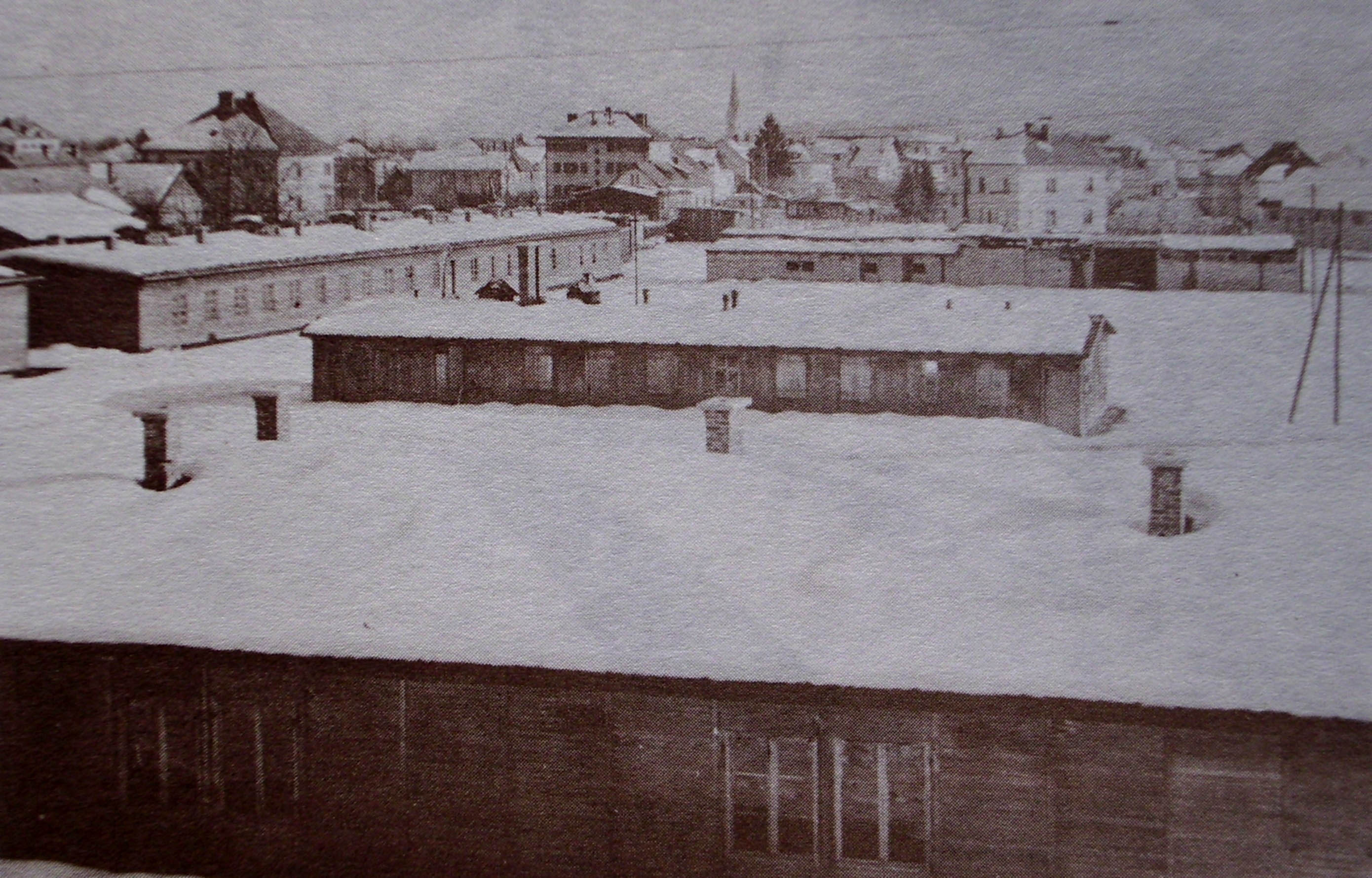 Vojaške barake - Okrajna rešilna postaja in zobna ambulanta, 1942